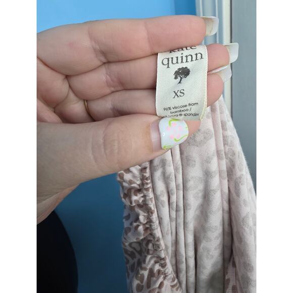 Kate Quinn XS 96% Bamboo Animal Print Top with Scrunch Front - Picture 5 of 5